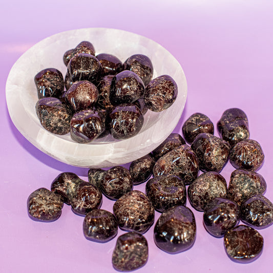 Garnet Tumbled Stone